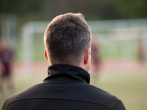 La soledad del líder: ¿Quién sostiene al que sostiene a todos los demás? Coach Jeremias