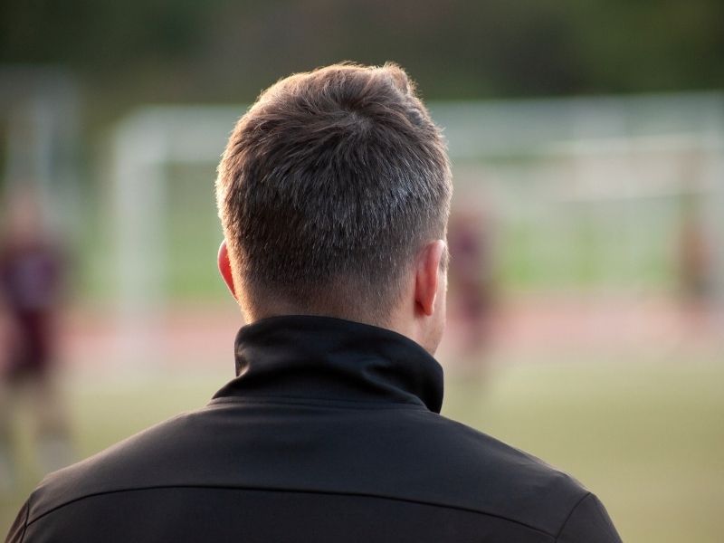 La soledad del líder: ¿Quién sostiene al que sostiene a todos los demás? Coach Jeremias